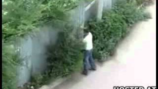 Man got pissed off And bashed hes head to a fence lol