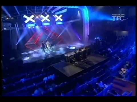 Maria Jeline Oliva Performs "I will Survive" Instr...