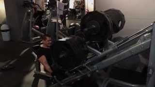 Leg Press 1.000 pound ( 453 kg ) 7 reps Resimi