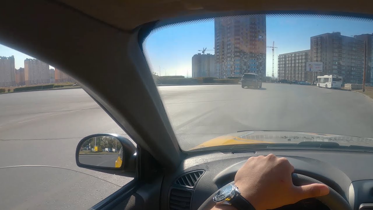 Покинуть перекресток с круговым движением на третьем съезде - YouTube