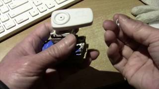 Removing magnetic tags from clothing