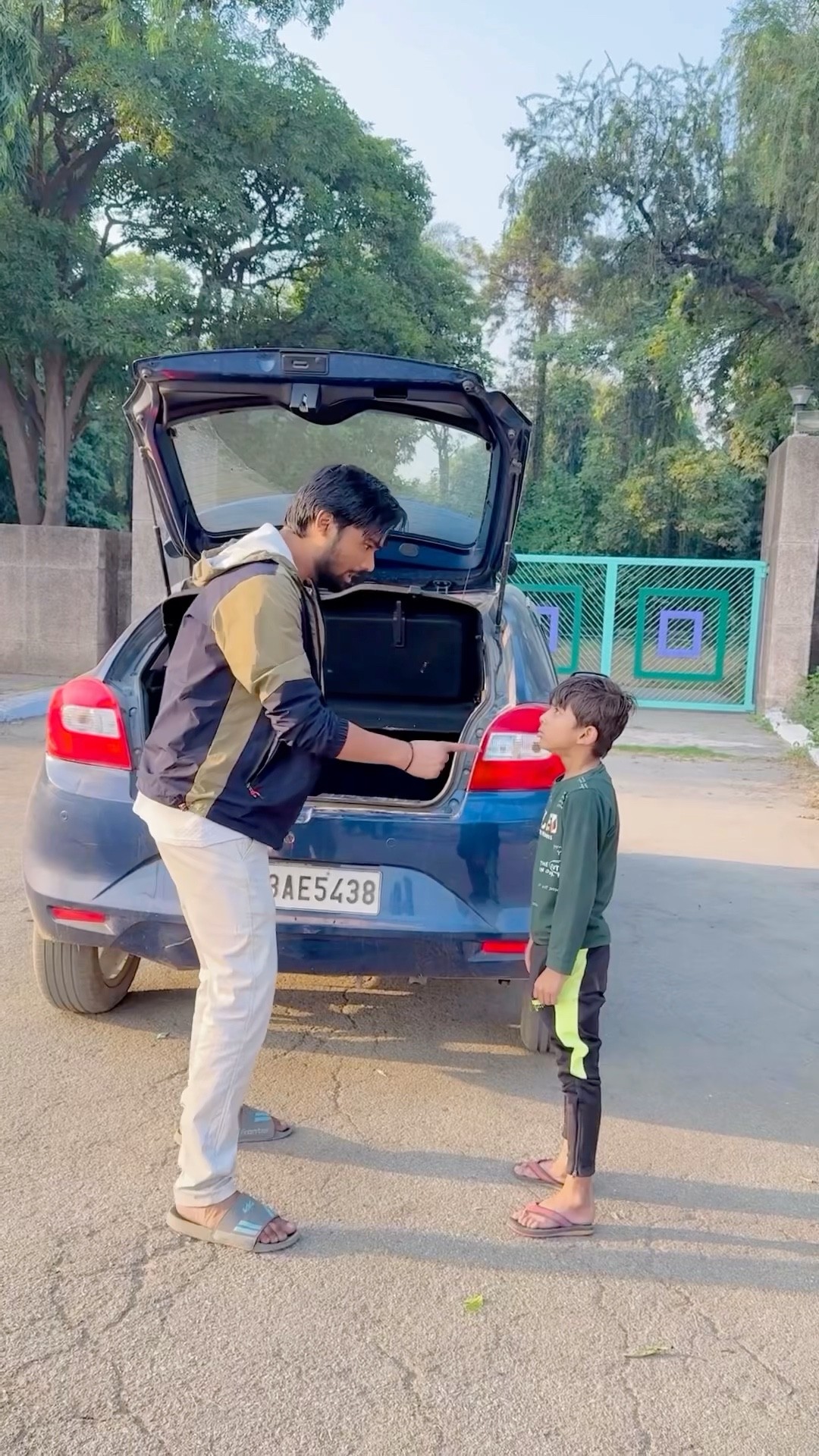 Puru magic se kha gayab ho gaya #comedy #youtubeshorts #chunnumunnuvines #shortsfeed #shorts