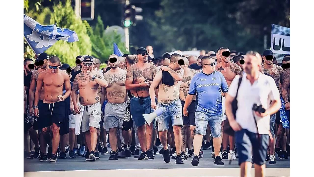 Хулиганы 18. Tour de France Russian Hooligans футболка. Футбольные хулиганы одежда. Кэжуал футбольный хулиган. Футбольные хулиганы России.