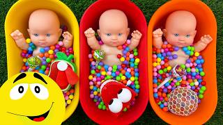 Cute Baby Doll Bath Time & Colorful Candy Balls Fun 🍭🛁🌈 | 29 | Ghentalin