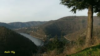 En direction du Dorier  et du fleuve Loire au dessus d'Unieux le 26 janvier 2024