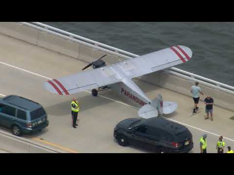 Banner plane pilot makes emergency landing on bridge near Ocean City, NJ