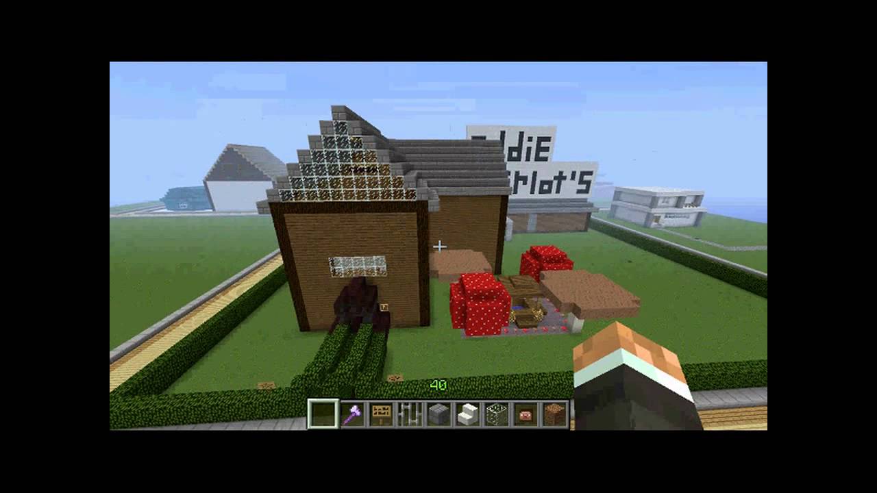 We build a castle, and show off creations on maxisociety (minecraft server)