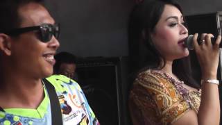 Dinding Kaca - Lina Agustina