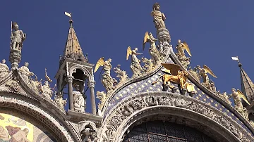 Cosa c'è nei palazzi di piazza San Marco?