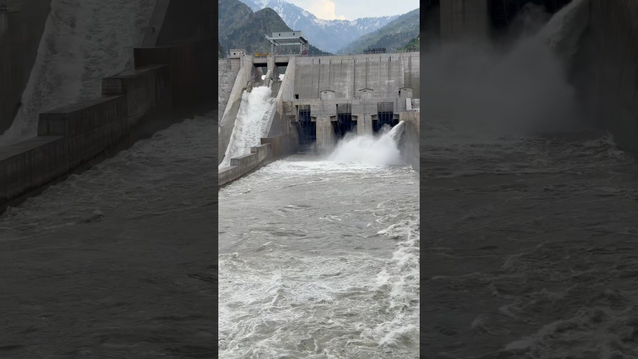 Dam undersluice gate opened as well with flap gate