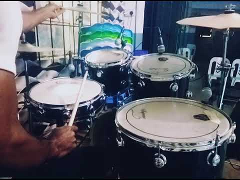 drum lick....subdivisions.. hand and foot coordination using groupings.