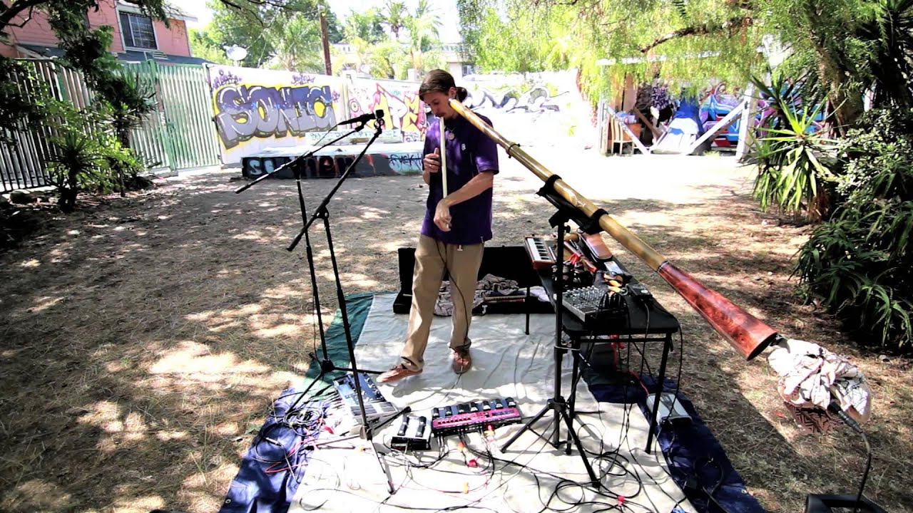 BOSS Loop Contest 2011- WolfRobe "When Earth Shift's"