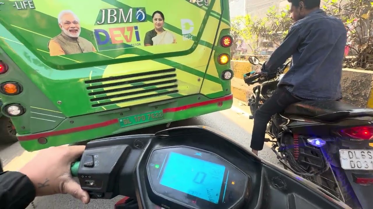 Subh subh delhi ke kharb road or Chutiy log😵‍💫🚨🏥speed check ride 🚔🚔#kishu2025k #accidentnews 