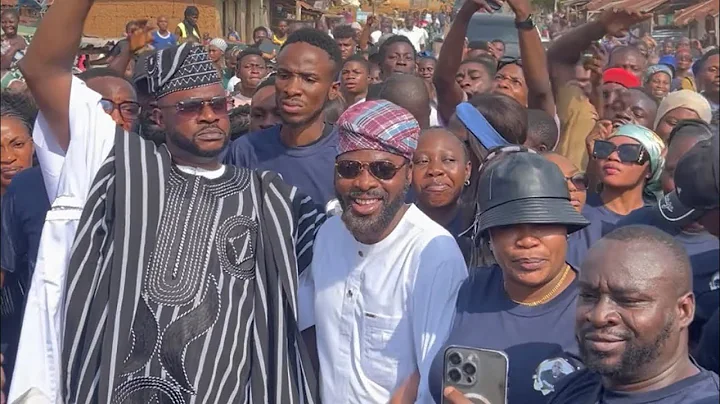 SEE HOW ODUNLADE ADEKOLA ARRIVED OTUN EKITI FOR HIS LATE FATHER’S BURIAL 