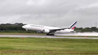 777-200ER AIR FRANCE en Guyane Française sur piste mouillée (Julaire Hilaire)@airfrancefr