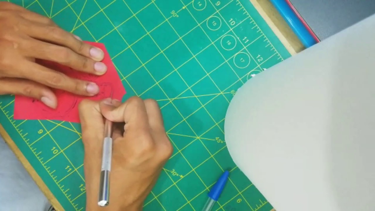 Cortando Vinil Textil a mano - YouTube