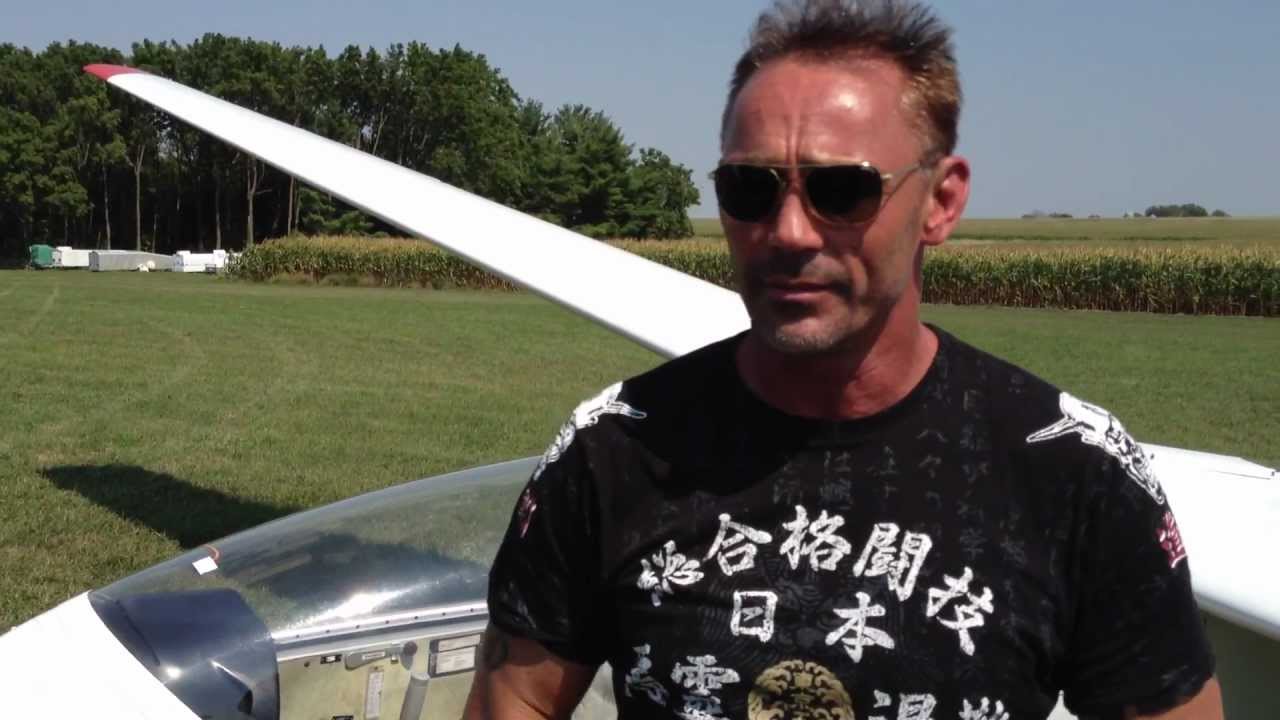 Olivier Gruner & Steven Dell go in a Glider Plane - London, ON, Canada - Aug 31, 2012