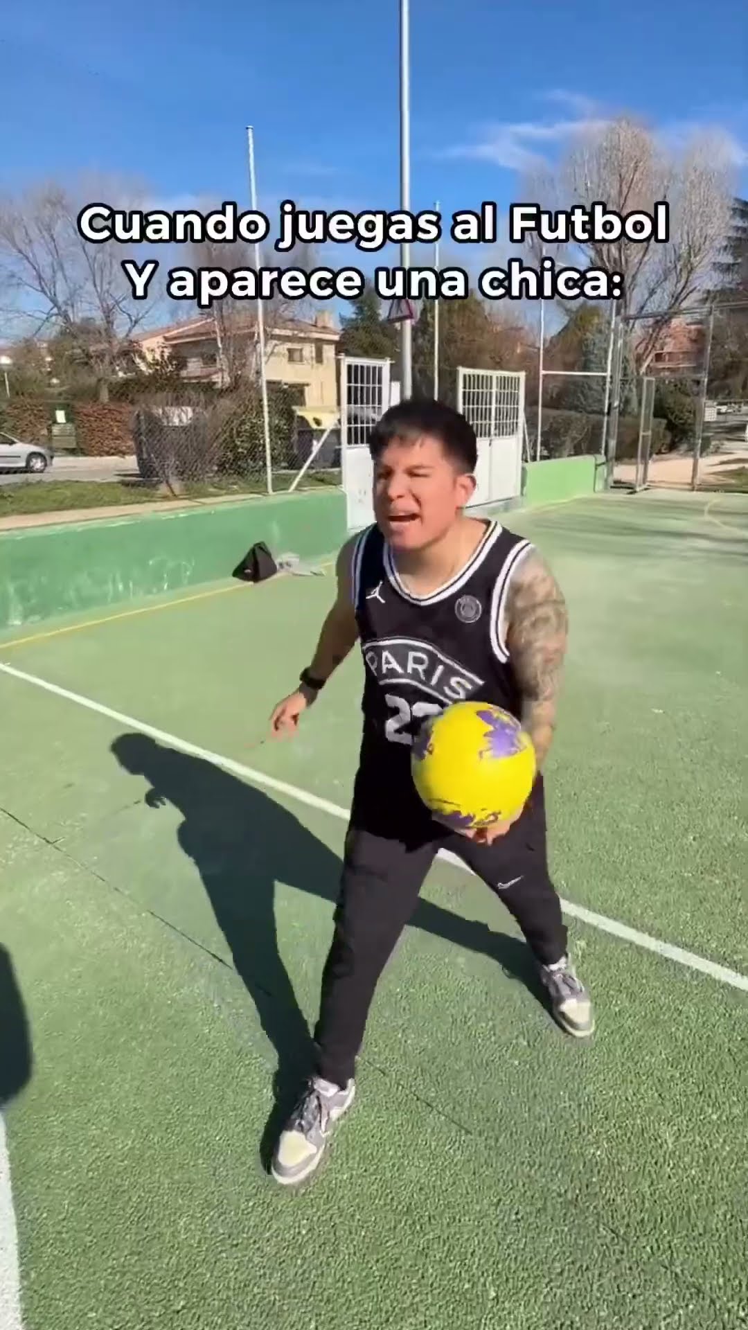 POV: Cuando Juegas Al Futbol y Aparece Una Chica ?? Paul Ferrer #short