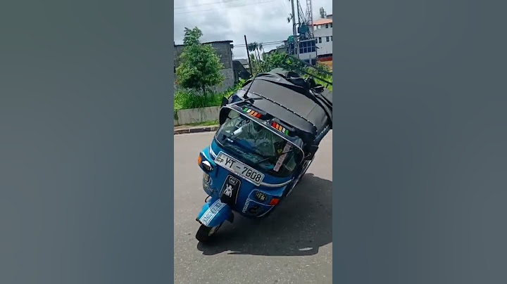 ත්‍රිවිල් වලින් වැඩ දාද්දින් පරිස්සමෙන් කොල්ලො පරිස්සමෙන් කරන්න කරන වැඩක් New Three wheeler Accident