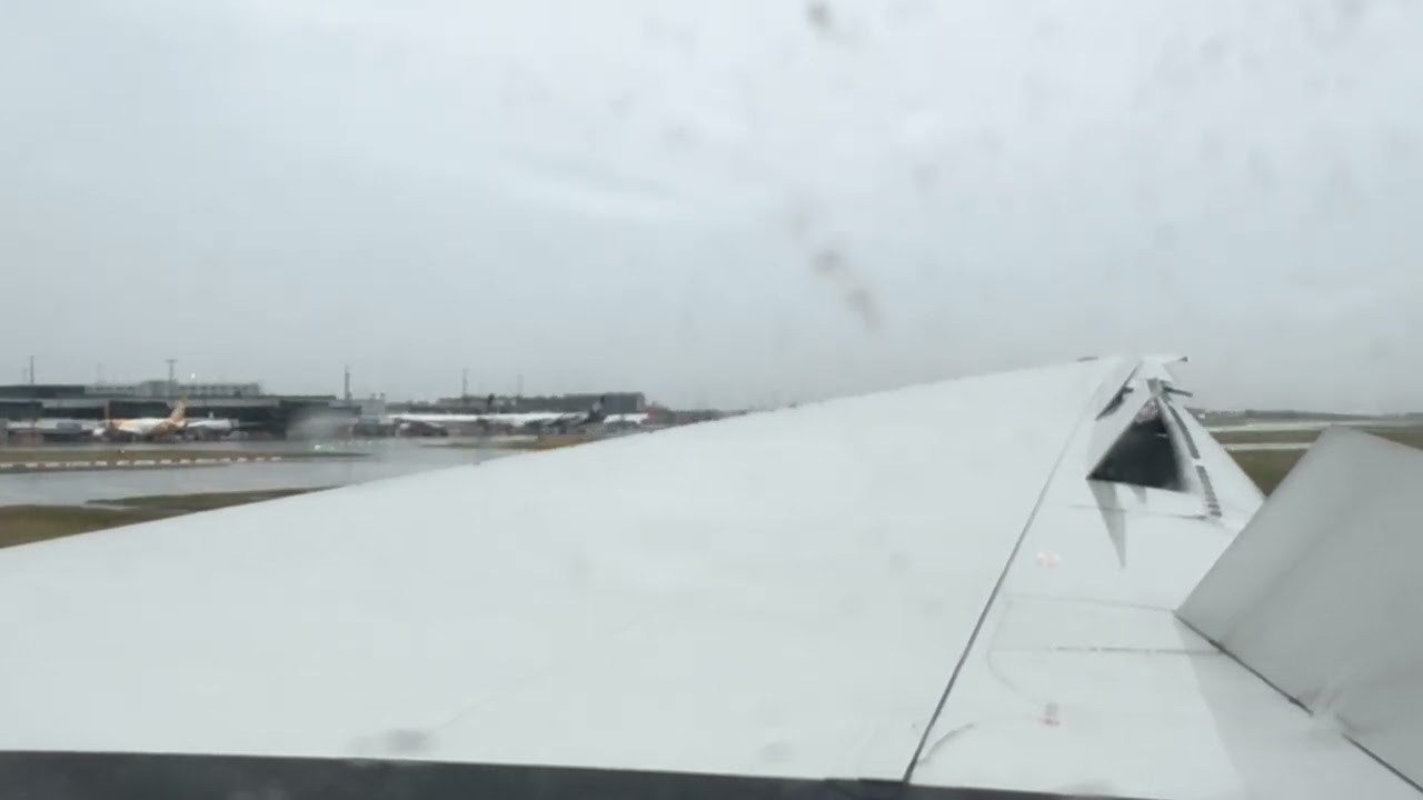 Cathay Pacific Boeing 777-300ER landing at Melbourne International Airport!