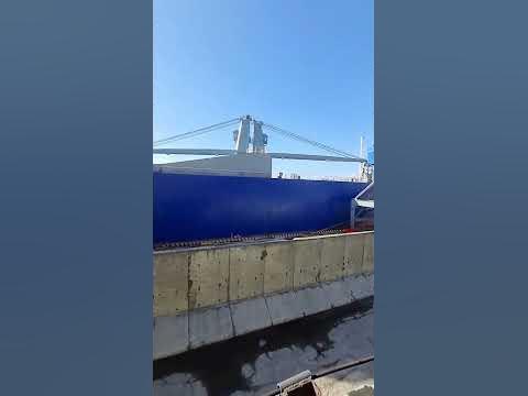 Выгрузка судна с Японскими автомобилями. - YouTube