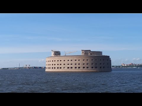 На кораблике по фортам Кронштадта с соратниками - официальная экскурсия