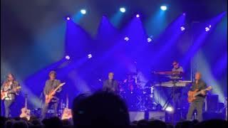 Kenny Loggins Meet me halfway