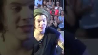 Harry sneezing for 1 minute straight #HarryStyles #onedirection #1Direction #1D #shorts