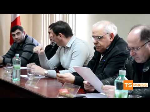 ფოთის საკრებულოს წევრები დევნილთა ახალ რაიონზე