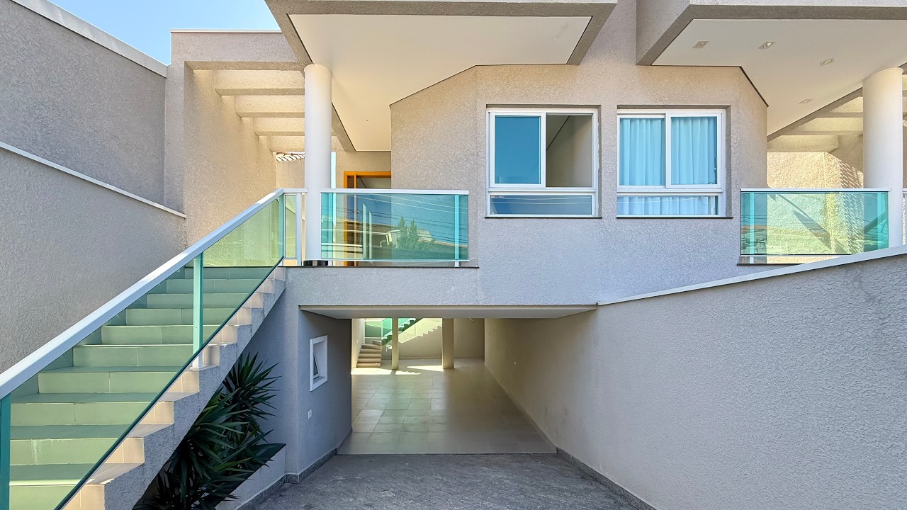 Grande Oportunidade (IMÒVEL NOVO🏠)! Sobrado 182m2 dos Sonhos à Venda no Campesina – Só Uma Unidade!