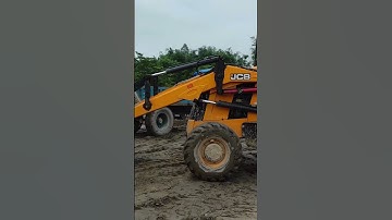 JCB Excavator: Mastering Mud with Unstoppable Precision!