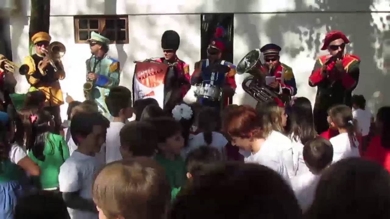 brasil.vs colombia Banda Paralela no Infantil - Escola Viva
