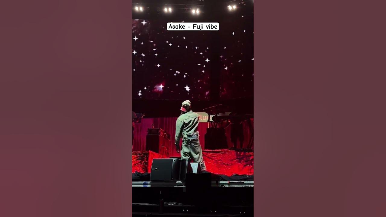 Asake performs Fuji Vibe. #Asake #fujivibe #ligali #trend #concert #afrobeatsconcert #nigeria