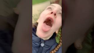 Ik Heb Grote Schrik, Want Mamas Buik Is Dik