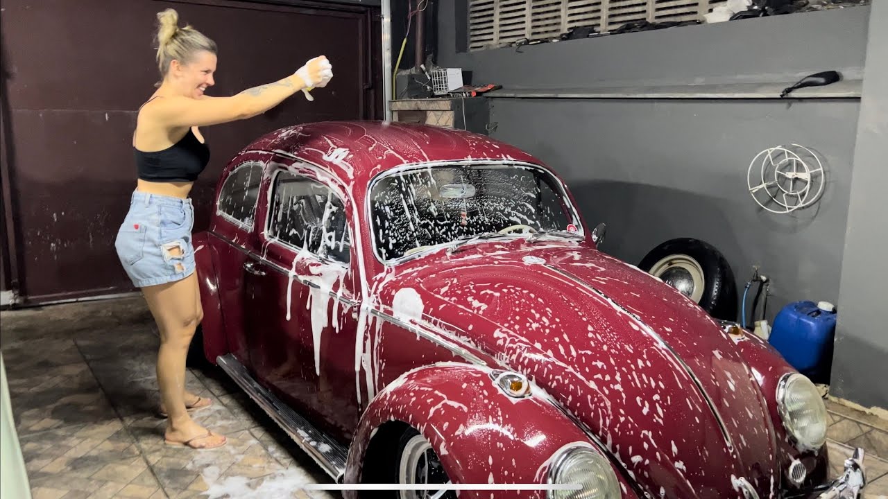 LOIRA GATA LAVOU MEUS FUSCA 1962 e 1969 😍❤️ | VW FUSCA AIR COOLED