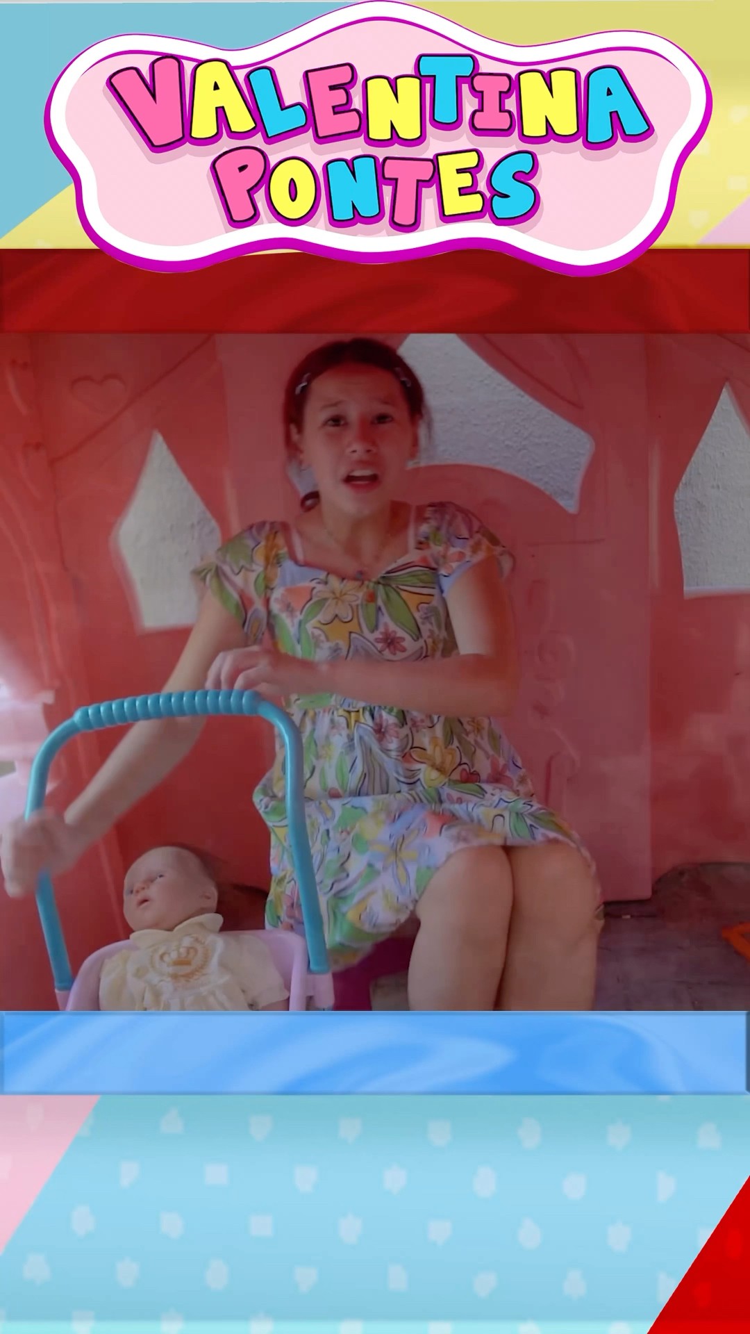 Valentina and her friend pretend play Play neighbors with toy houses