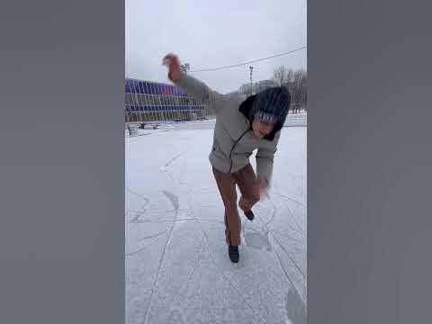 Трескается лёд 😂 - YouTube