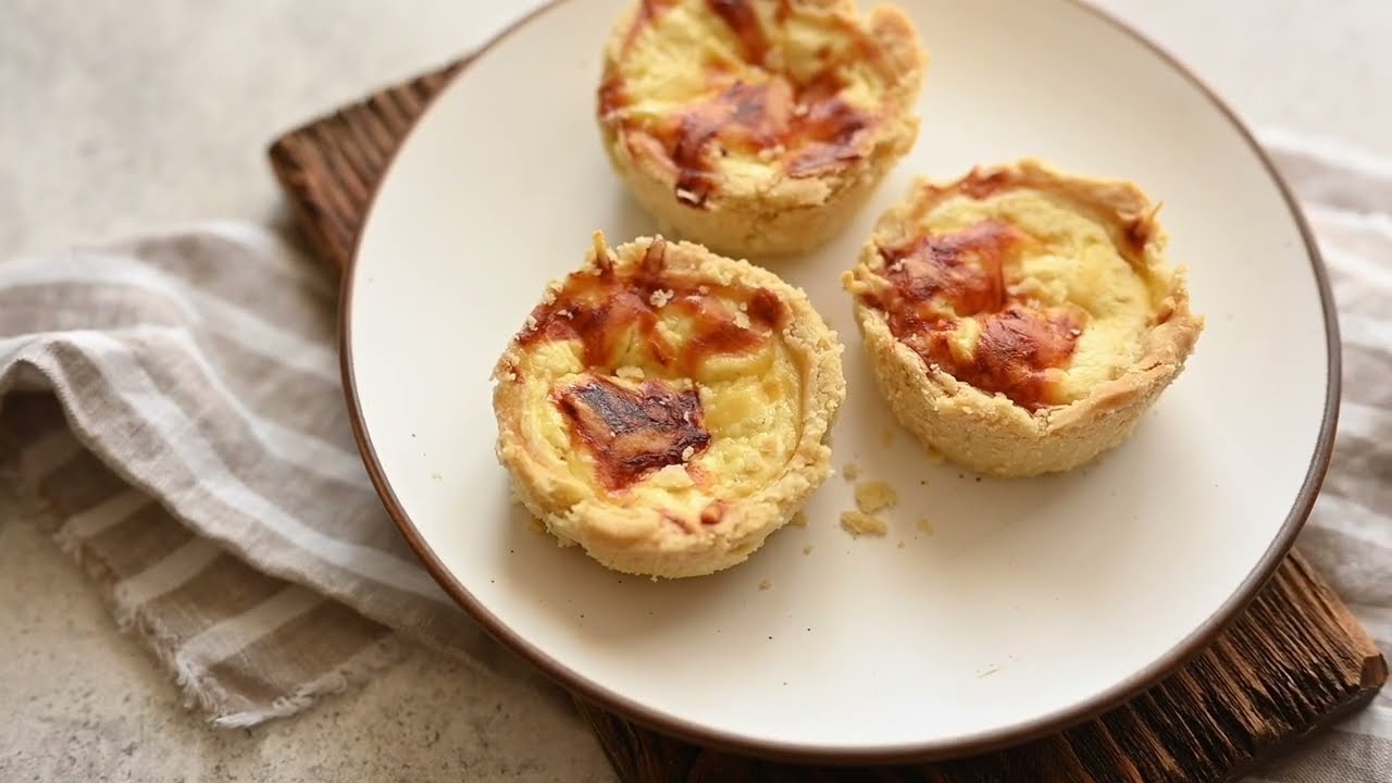 Swiss Cheese Pies (Chäschüechli)