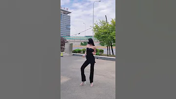 2021街拍美女 700 美女 热舞 舞蹈 大长腿 性感 Beauty Tiktok China 街拍 抖音 快手 Kuai Short 气质 穿搭 