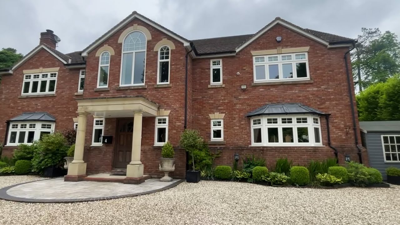 💎🩵 ELEGANT GRAND HOME offering 6,739sq. ft of flexible accommodation | Located in Barnt Green