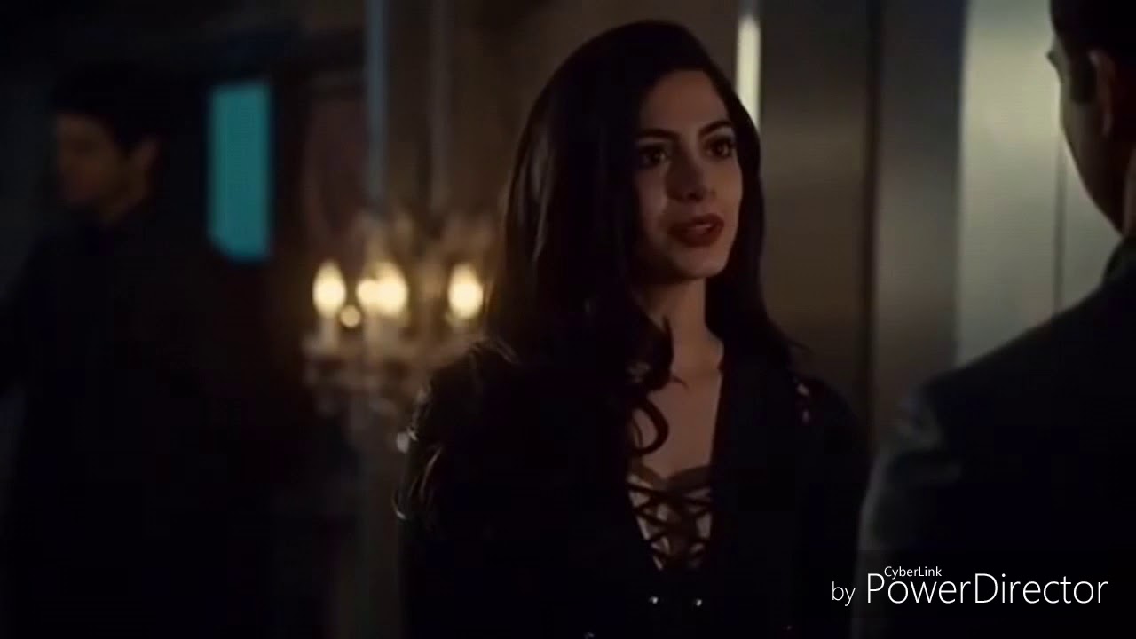 Изи и Рафаэль - правильная девочка