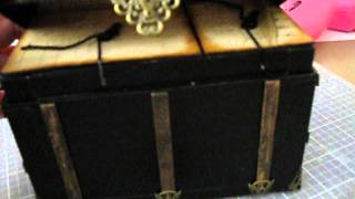 Steamer trunk miniature with mini albums