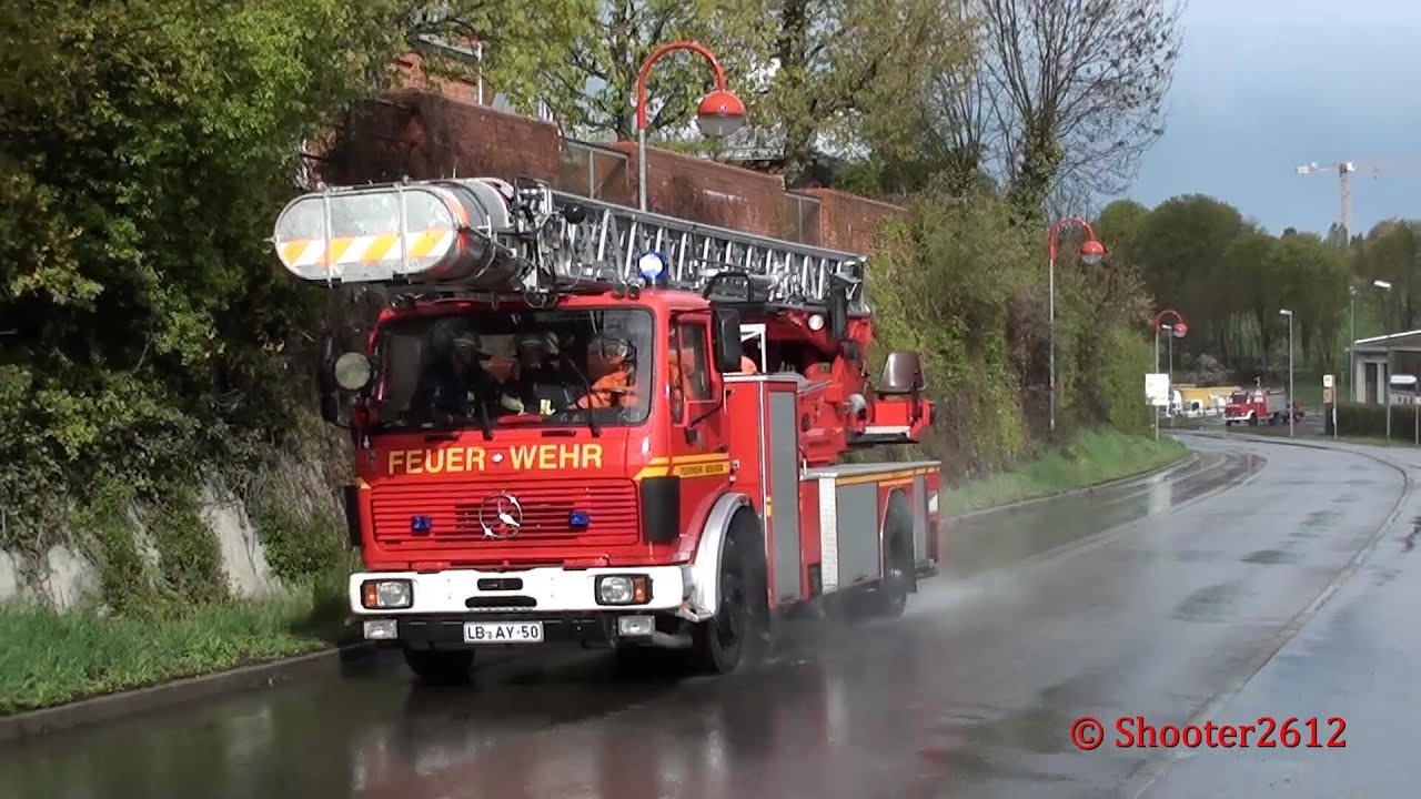 Ausrückende Einsatzkräfte FF Bönnigheim (mit TLF Rundhauber mit Gruß) Teil 1/2
