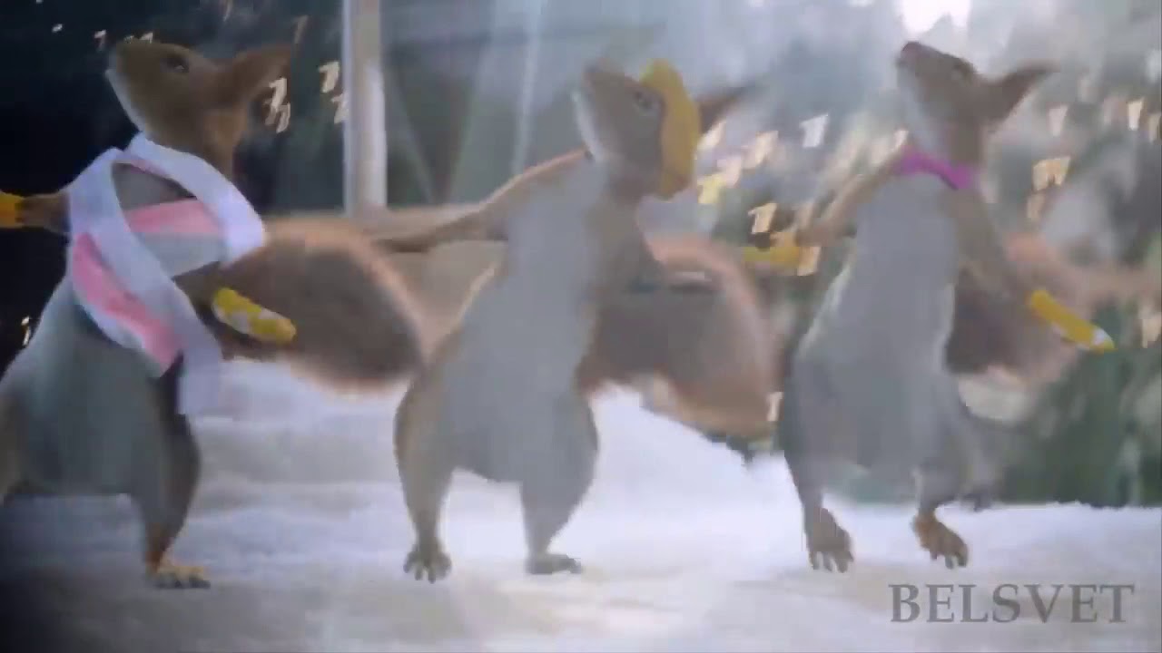 Песня зажигаем качается земля. Зажигаем качается земля зажигаем танцуют облака. Зажигаем качается земля. Новогодние белки зажигаем качается земля. Песня зажигай минус зажигаем качается земля.