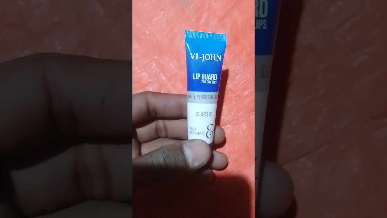 vi-john 😆  classic lip guard √ white petroleum jelly