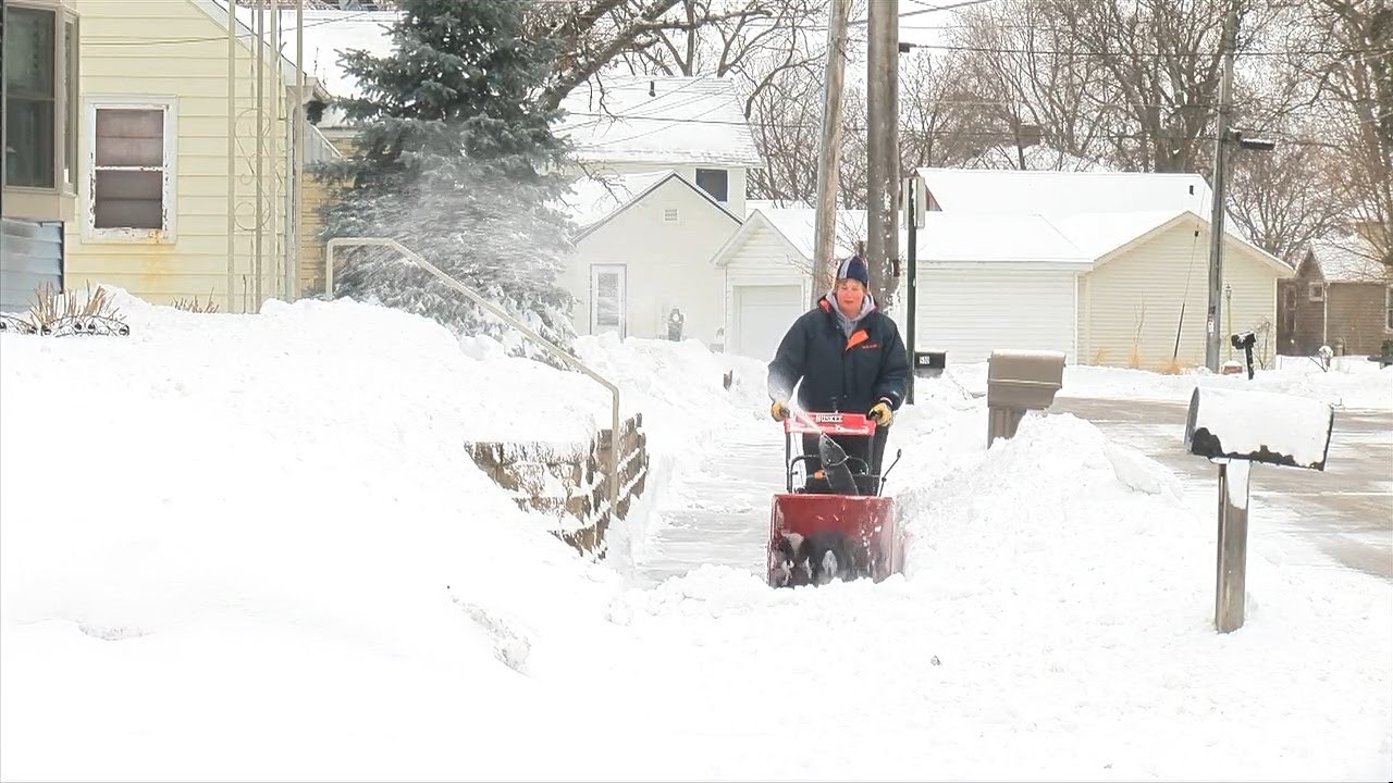 Cleanup continues as round two of the winter storm passes through - YouTube