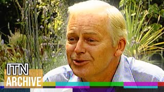 Ian Lavender Pays Tribute to Queen Mother on her 100th Birthday (2000)