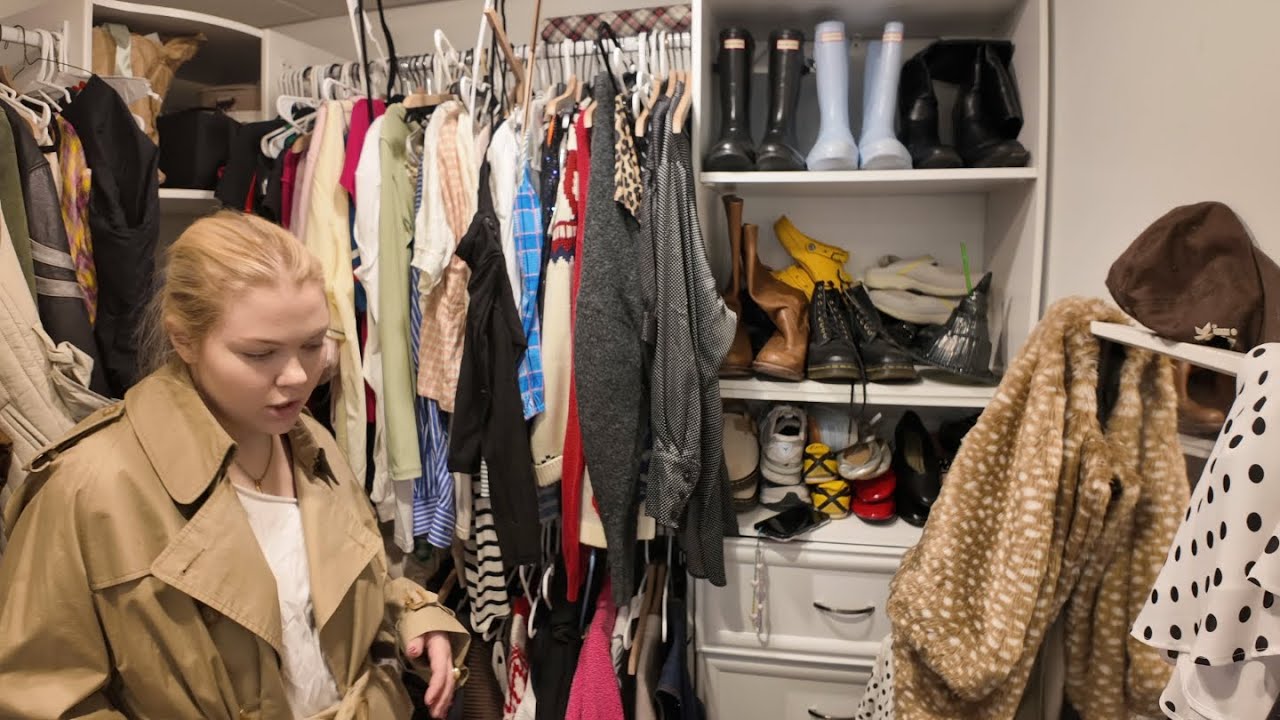 Cleaning out my closet for the first time in 5 years (decluttering ...