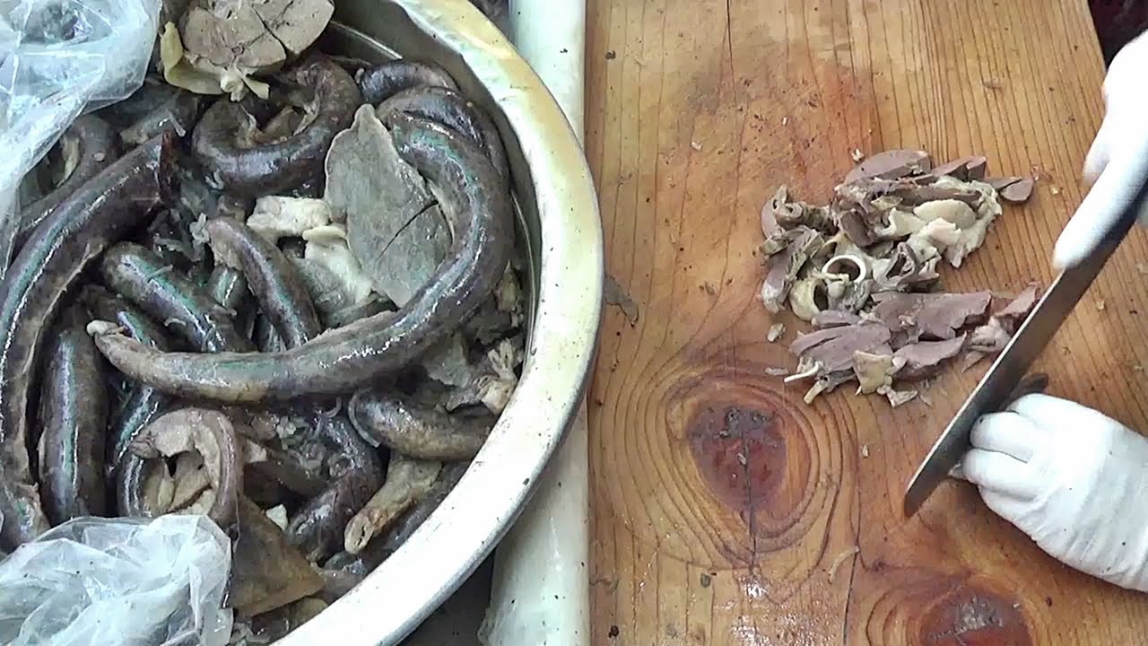 쫄깃쫄깃하고 잡내없는 순대 간 허파 내장 40년 전통 부산 연산동 연동시장 소문난순대 chewy sundae Korean blood sausage Street food 豚の腸詰め