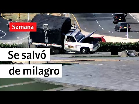 Camión chocó contra un monumento en Barranquilla | Semana TV